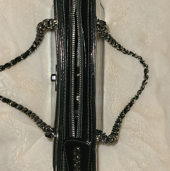 Chanel handbag - Picture 9 of 10